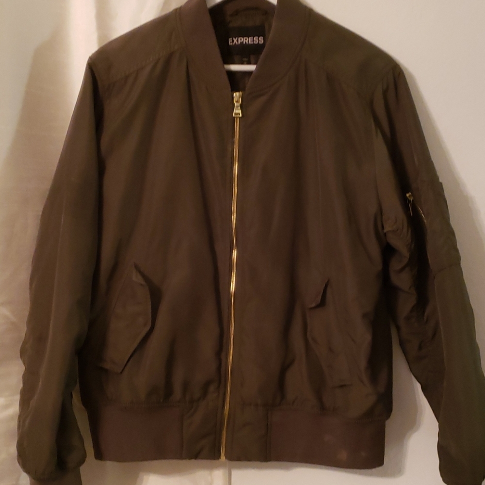 Super cute army green nylon bomber
